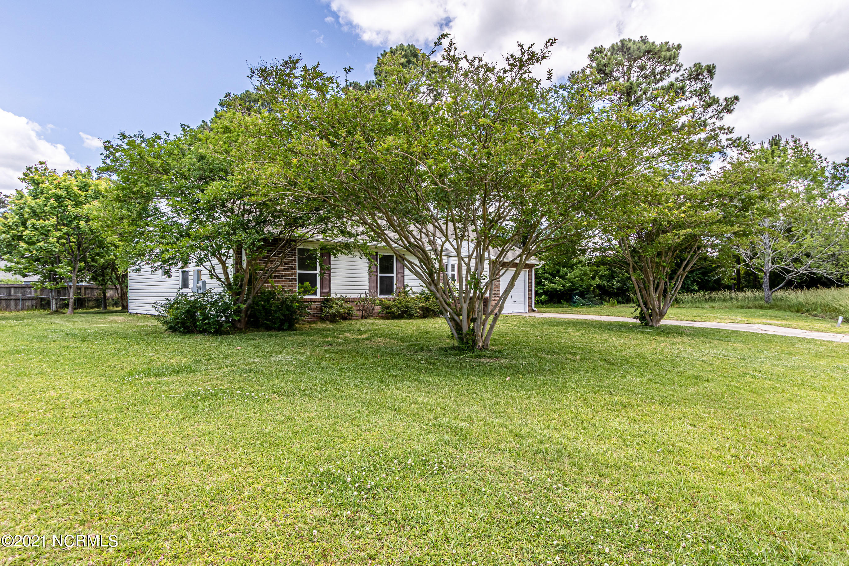 202 Dennis Road Jacksonville, NC 28546 - Photo 3 of 35 LindaY (1 of 1)-3