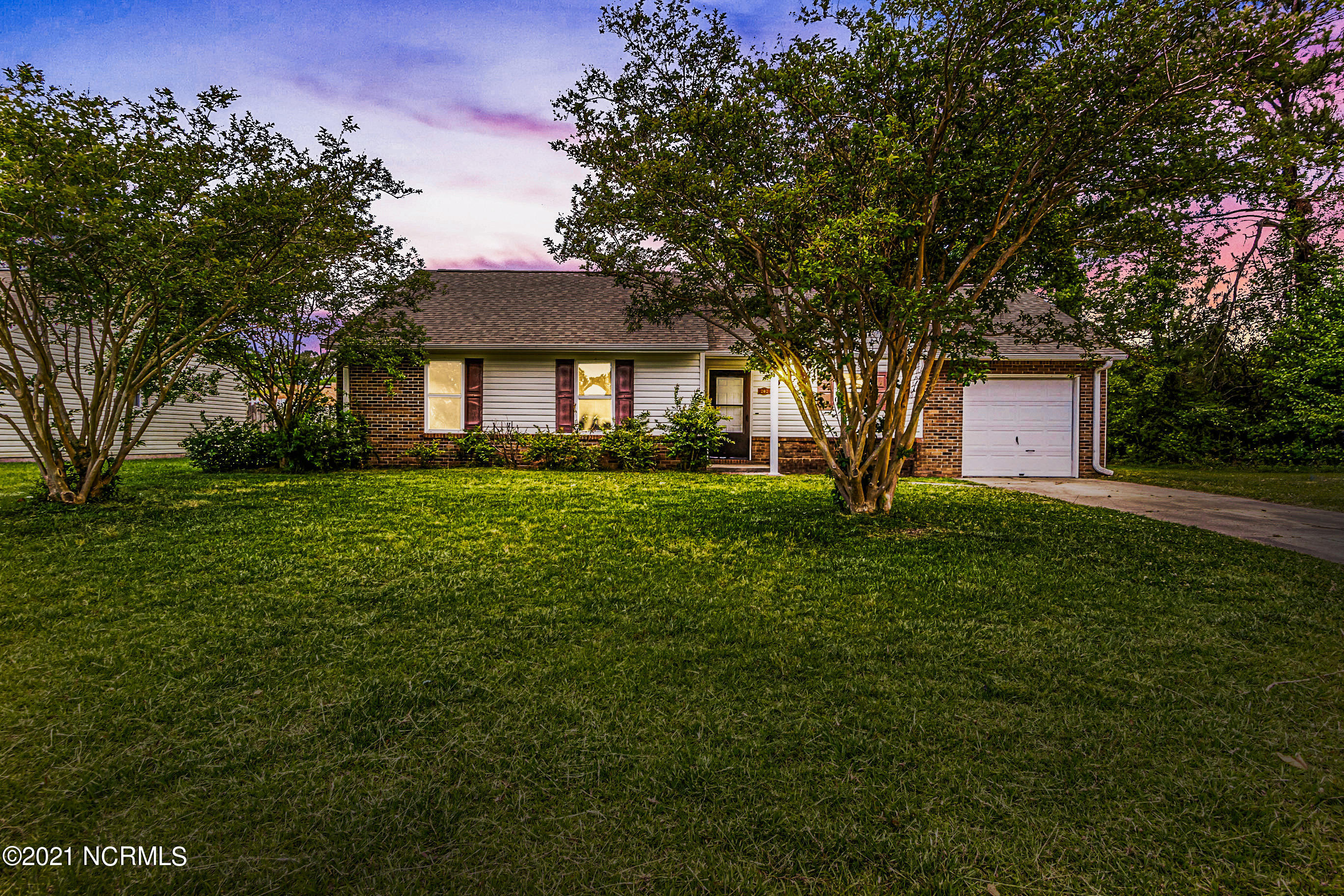 202 Dennis Road Jacksonville, NC 28546 - Photo 35 of 35 Linda twilight (1 of 1)