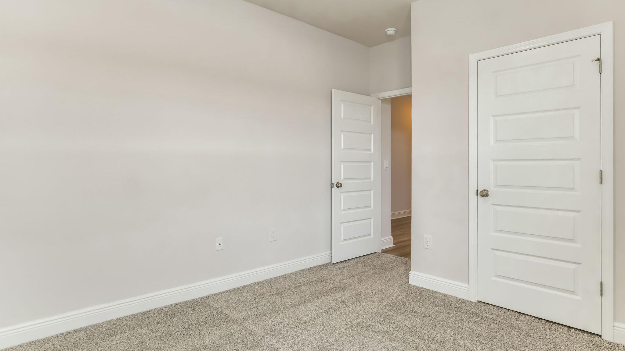 5612 Thatcher Road Crestview, FL 32539 - Photo 28 of 30 an empty room with closet