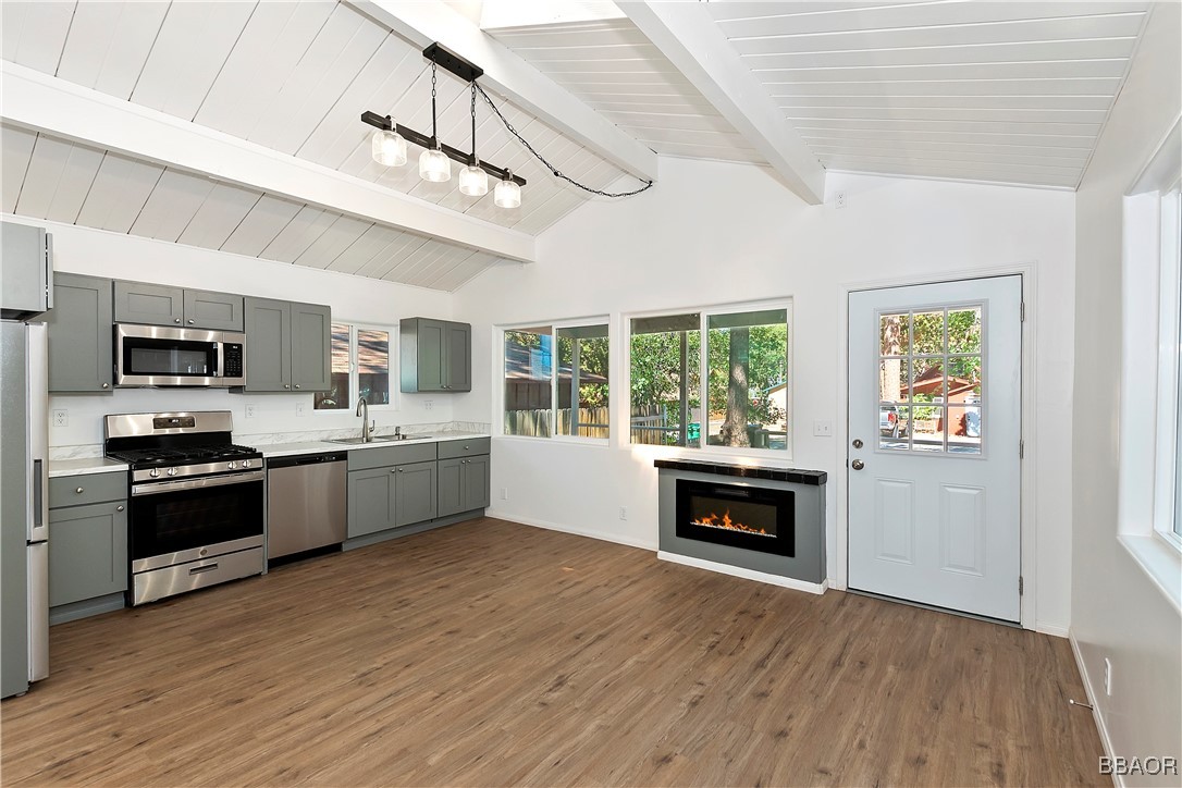 740 Riverside Avenue Sugarloaf, CA 92386 - Photo 5 of 15 Gallery Image 5