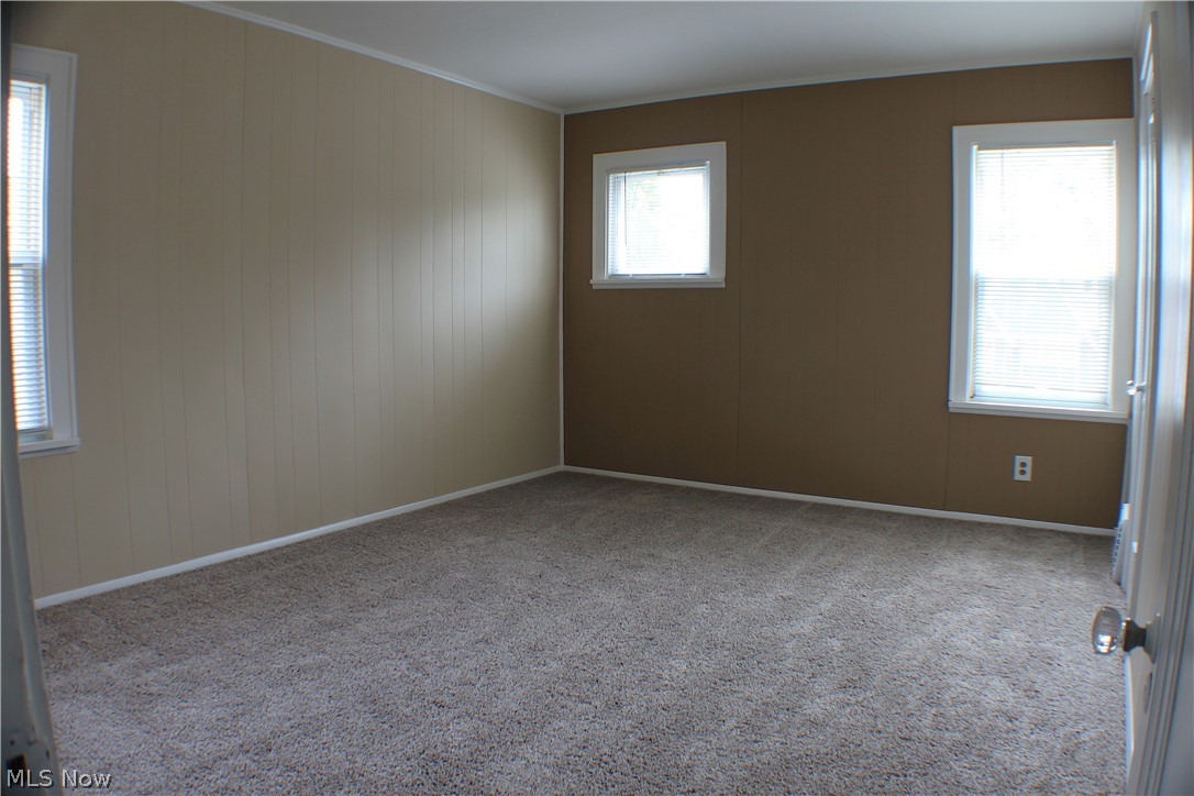 4613 Landchester Road Cleveland, OH 44109 - Photo 19 of 29 Gallery Image 19