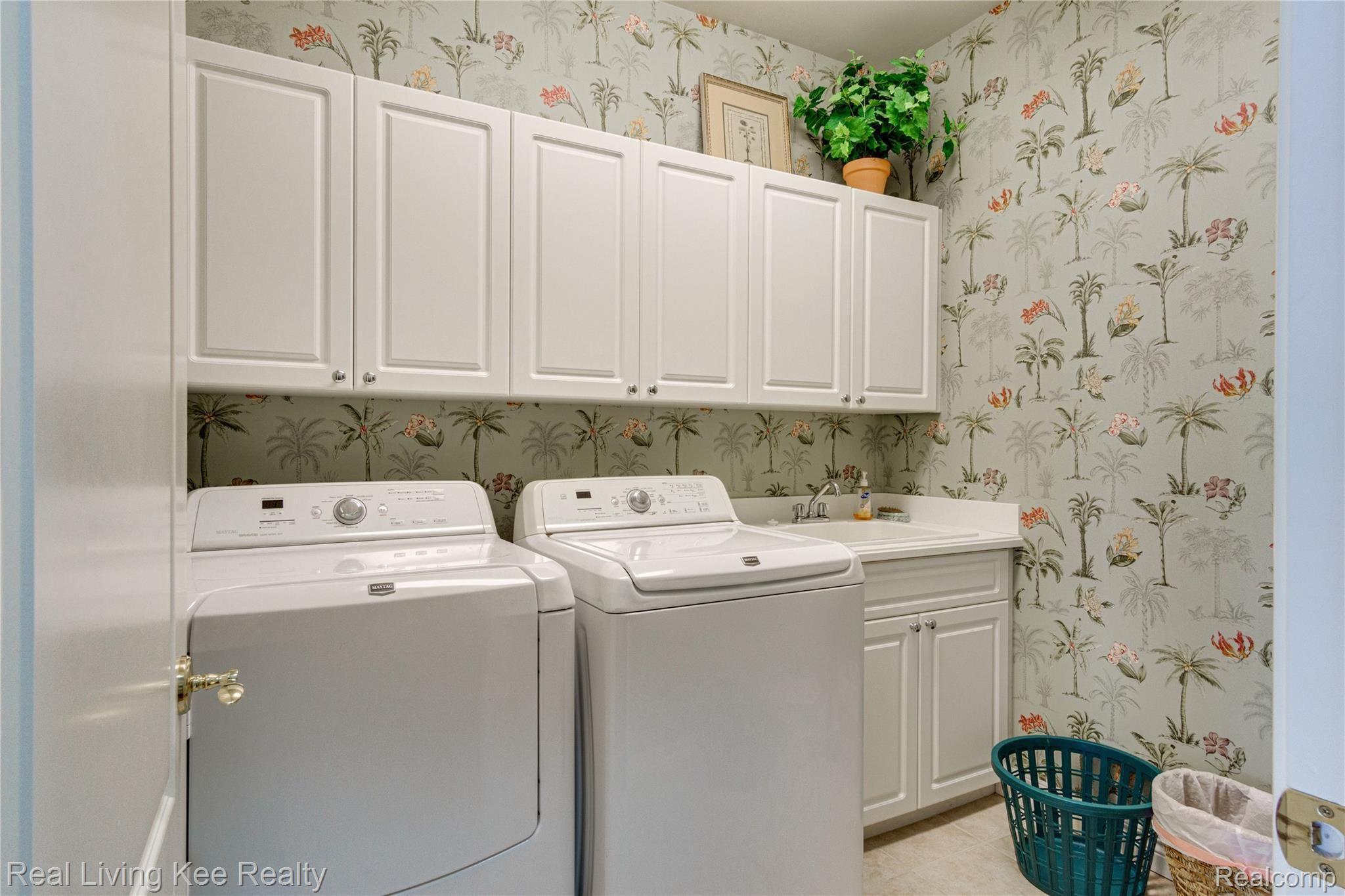 2766 Castlemartin Court Rochester, MI 48306 - Photo 43 of 76 Interiors (37 of 79).jpg
