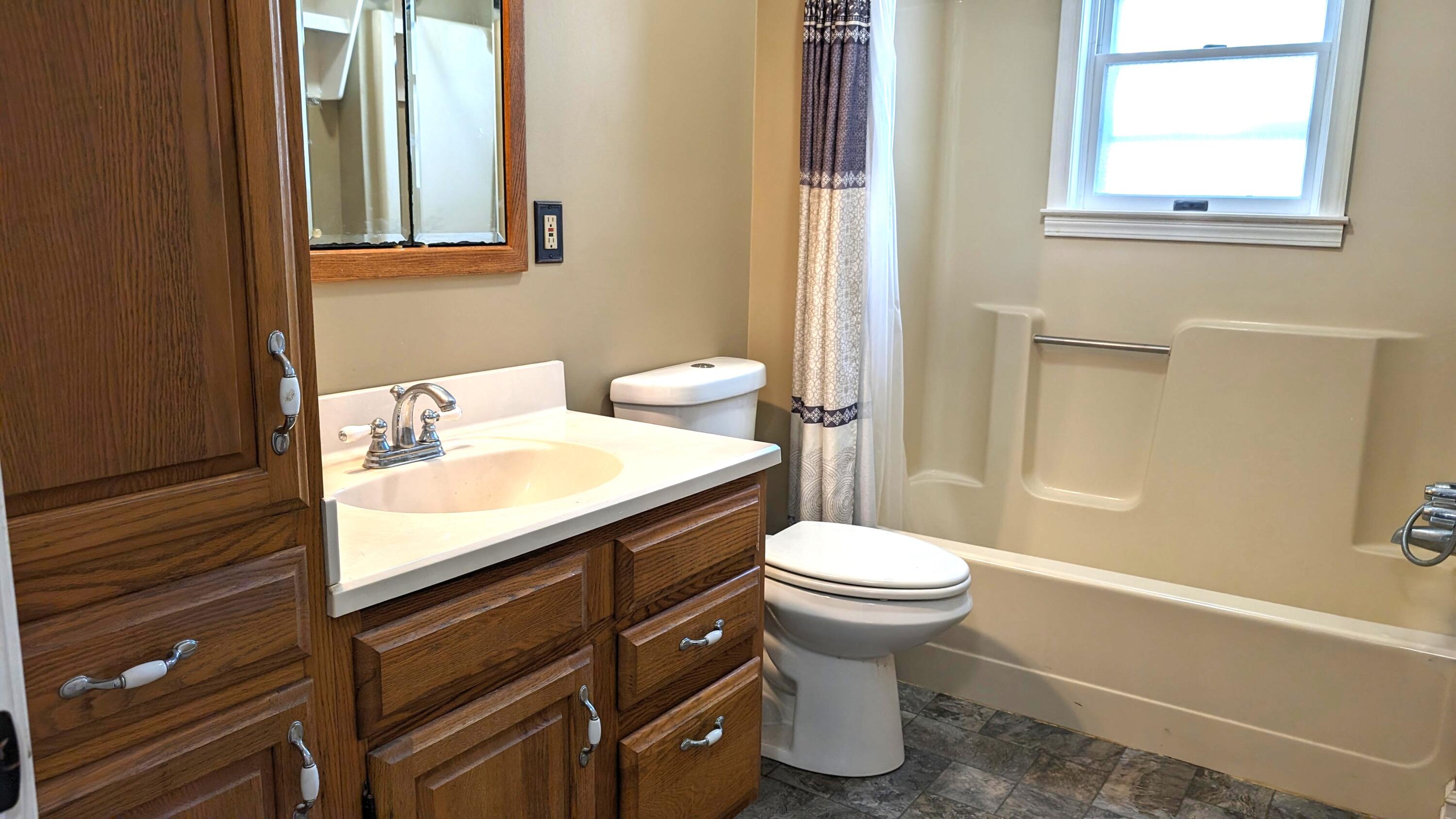 280 South Baldwin Road Clarkston, MI 48348 - Photo 20 of 47 full bath
