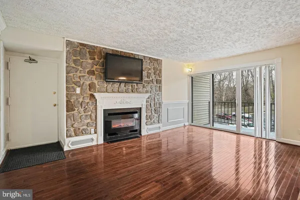 $200,000 | 102 Duvall Lane, Unit 9301, Gaithersburg, MD 20877