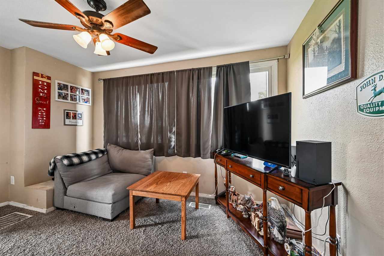 2797 Paris Road Central City, IA 52214 - Photo 9 of 27 Gallery Image 9