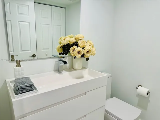 $4,700 | 19101 Northeast 36th Court, Unit 1911, Aventura, FL 33180