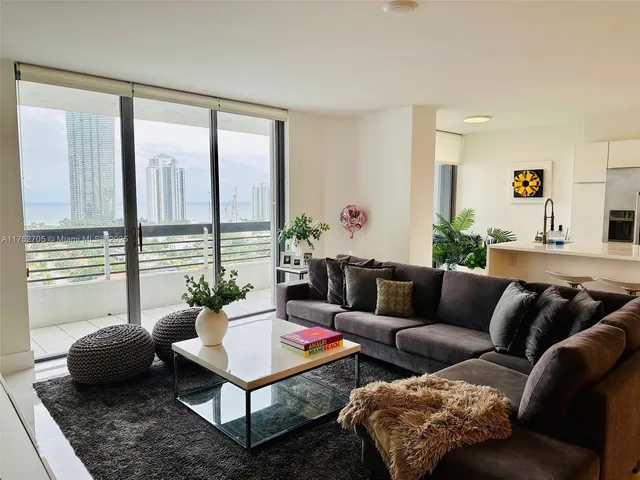 $4,700 | 19101 Northeast 36th Court, Unit 1911, Aventura, FL 33180