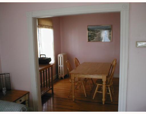 30 Simmons Street Newport, RI 02840 - Photo 8 of 8 Dining Room.