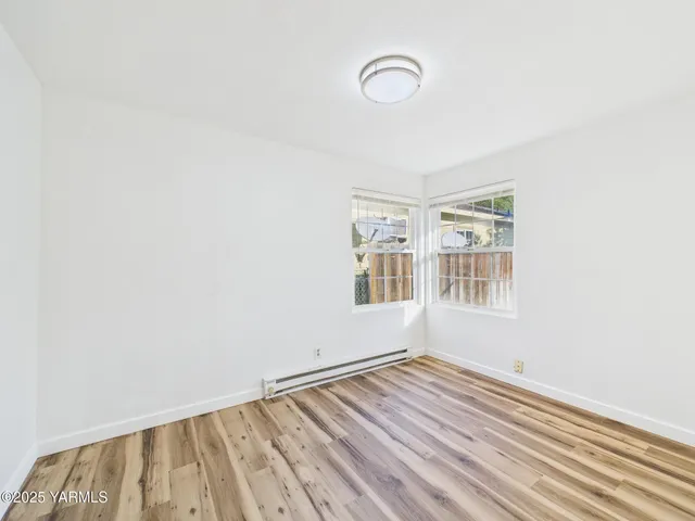 $220,000 | 914 Madison Avenue, Toppenish, WA 98948