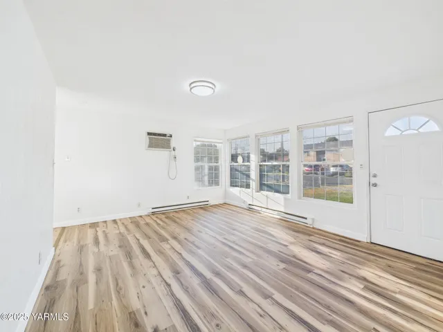 $220,000 | 914 Madison Avenue, Toppenish, WA 98948