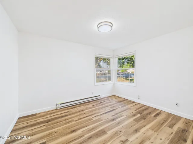 $220,000 | 914 Madison Avenue, Toppenish, WA 98948