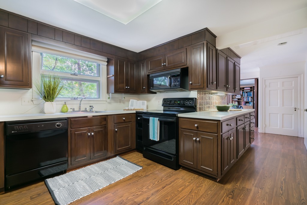 14 Ledgewood Road Newton, MA 02461 - Photo 7 of 21 Gallery Image 7
