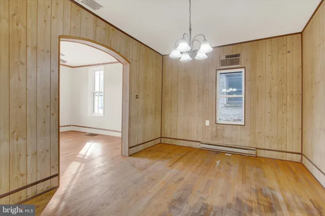a view of a utility room with washer and dryer