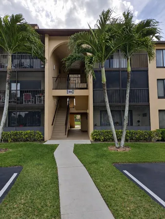 $134,900 | 806 Sky Pine Way, Unit D2, Greenacres, FL 33415