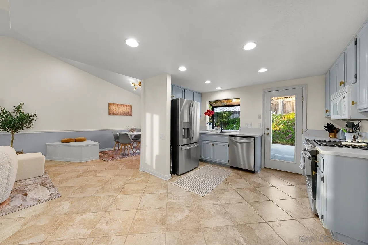 1018 Bridle Path Way Oceanside, CA 92057 - Photo 17 of 51