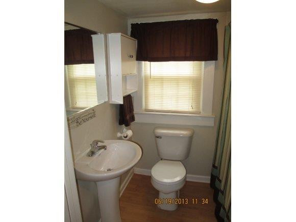 702 Roxboro Street Haw River, NC 27258 - Photo 14 of 24 Upstairs Full Bath