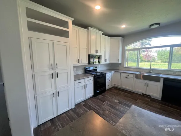 $464,900 | 110 East Latah Avenue, Richfield, ID 83349