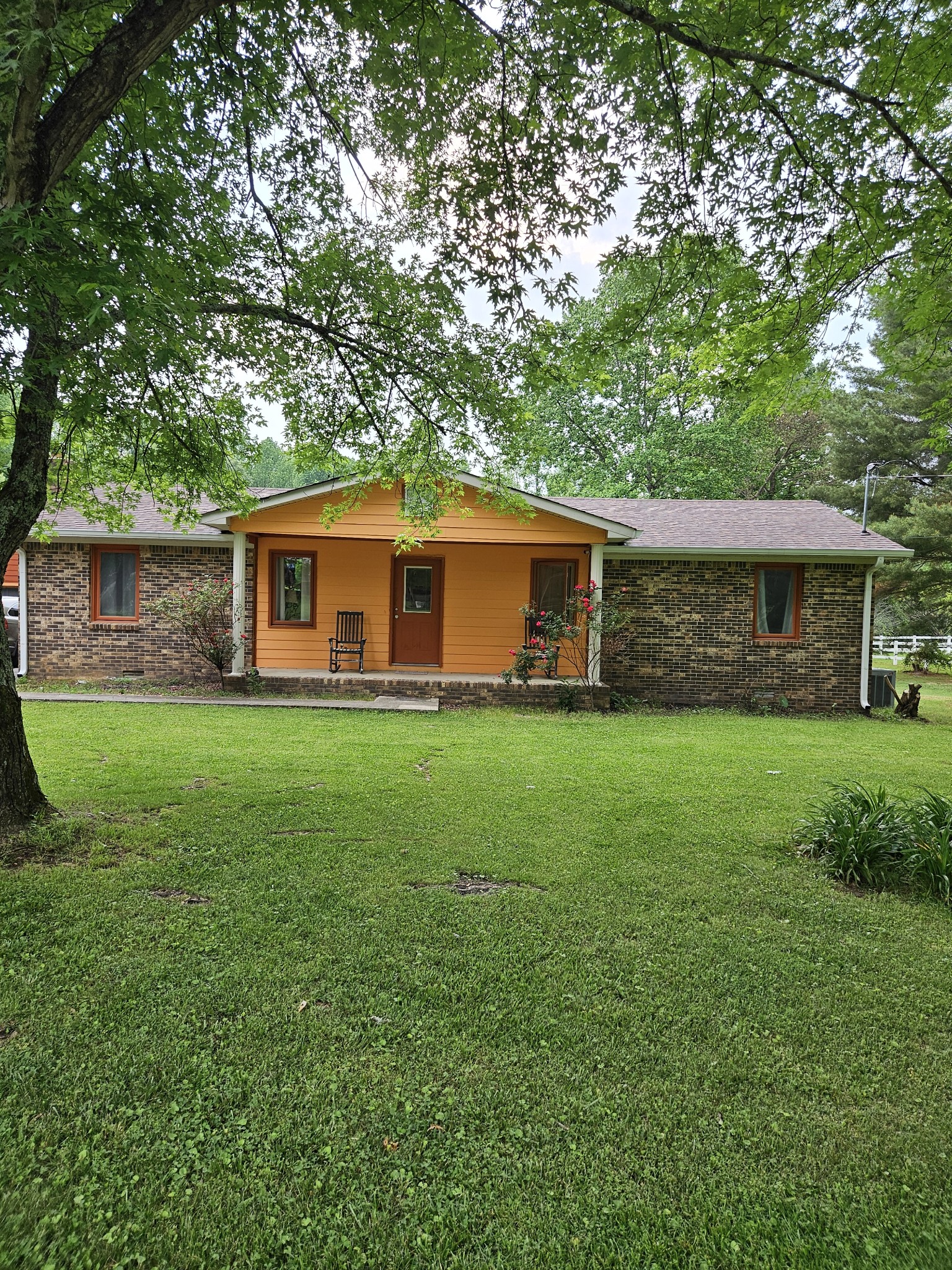 189 Sunset View Estill Springs, TN 37330 - Photo 2 of 22 a front view of house with yard and green space