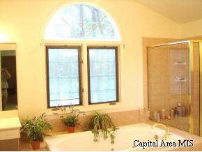 2533 Chapel Hill Road Springfield, IL 62702 - Photo 5 of 6