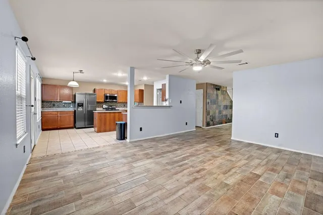 $2,400 | 412 Sandy Creek Drive, Fort Worth, TX 76131