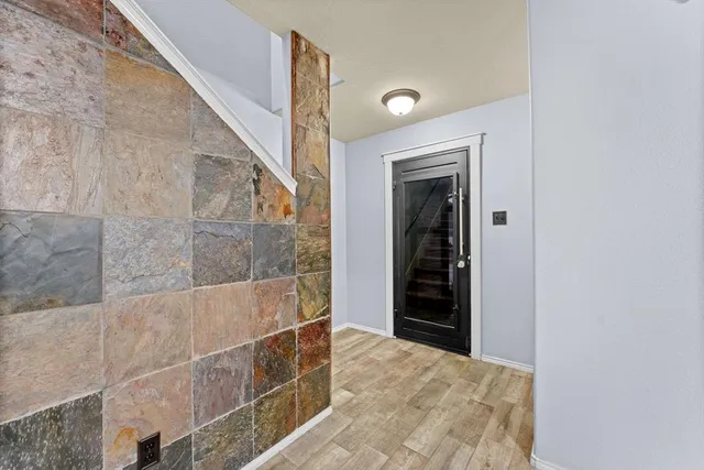 $2,400 | 412 Sandy Creek Drive, Fort Worth, TX 76131