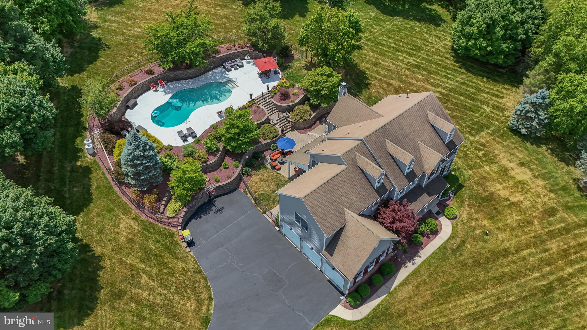 2760 Valley View Road Hellertown, PA 18055 - Photo 3 of 80