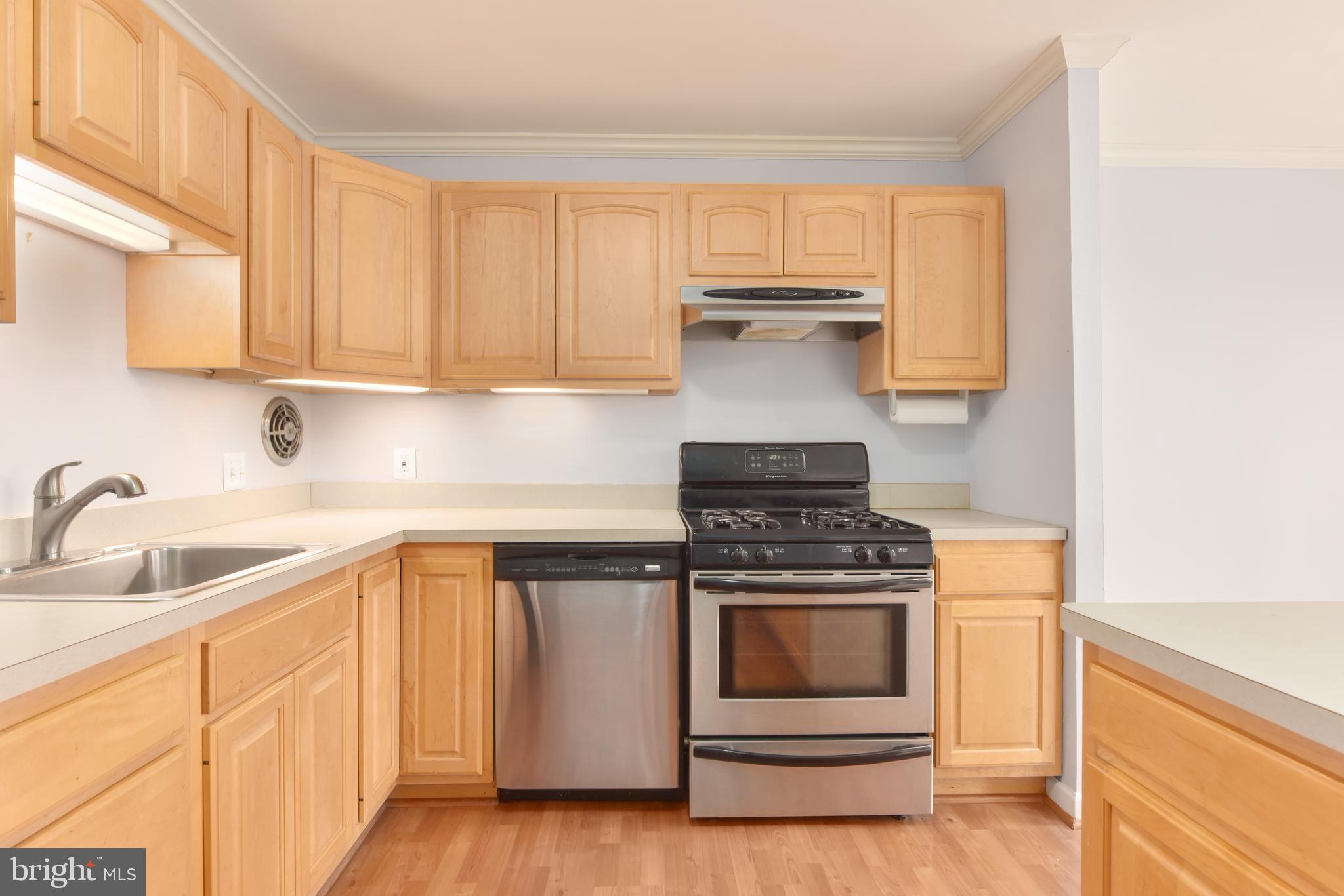 5065 7th Road South, Unit 101 Arlington, VA 22204 - Photo 3 of 8