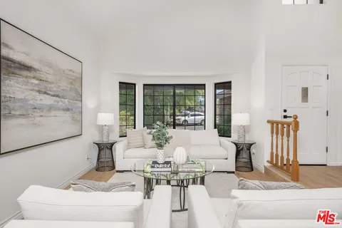 $1,625,000 | 13033 West Magnolia Boulevard, Sherman Oaks, CA 91423