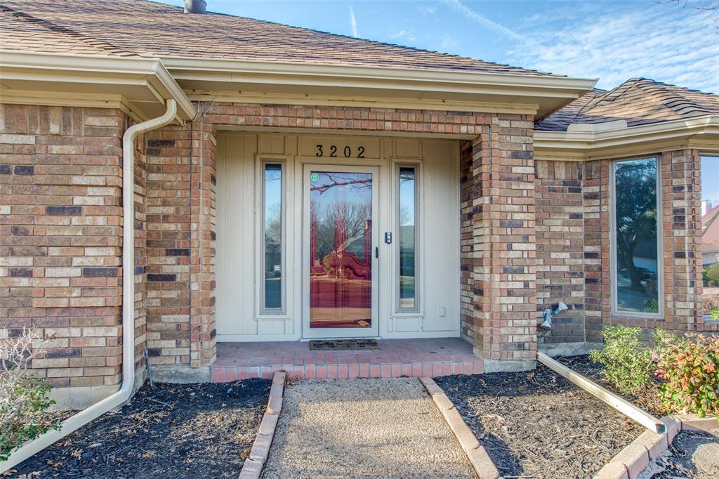 3202 Ridge Oak Drive Garland, TX 75044 - Photo 4 of 25
