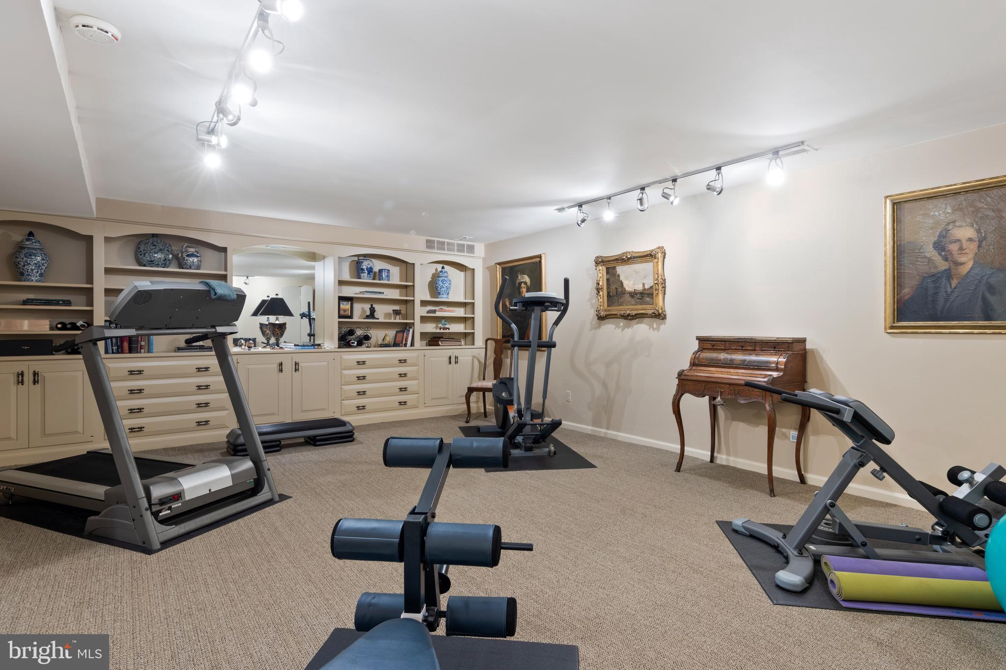 4 Brettagne, Unit 4 Devon, PA 19333 - Photo 24 of 26 a view of a room with gym equipment