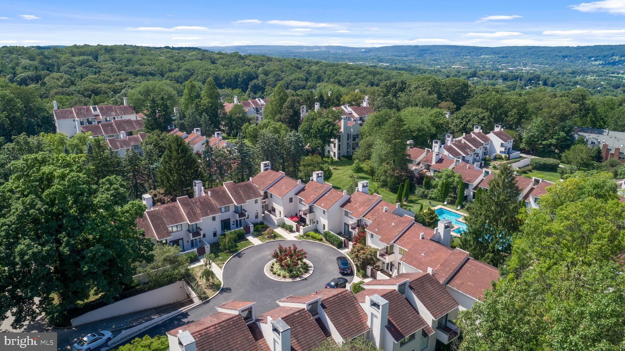 4 Brettagne, Unit 4 Devon, PA 19333 - Photo 25 of 26 an aerial view of multiple house