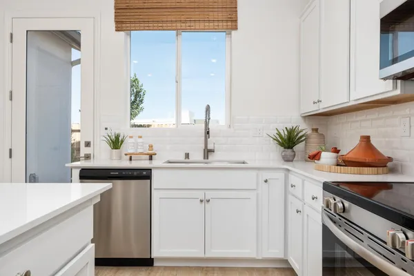 $394,990 | 1484 Woodhill Lane, Clovis, CA 93619