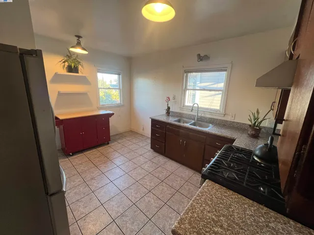 $3,300 | Harrington, Oakland, CA 94601