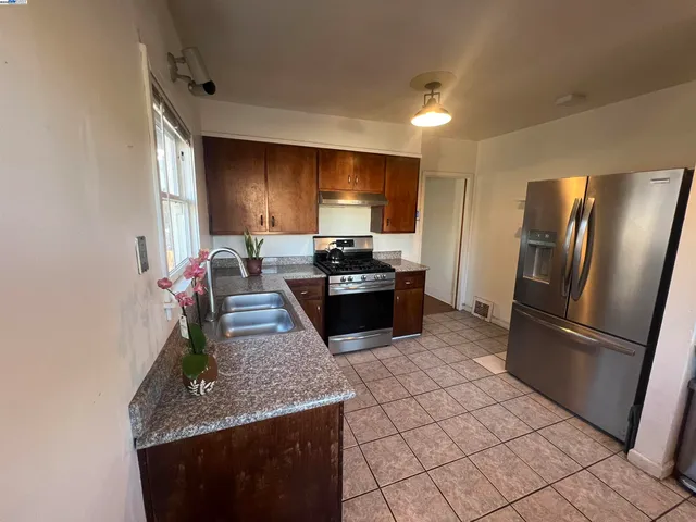 $3,300 | Harrington, Oakland, CA 94601