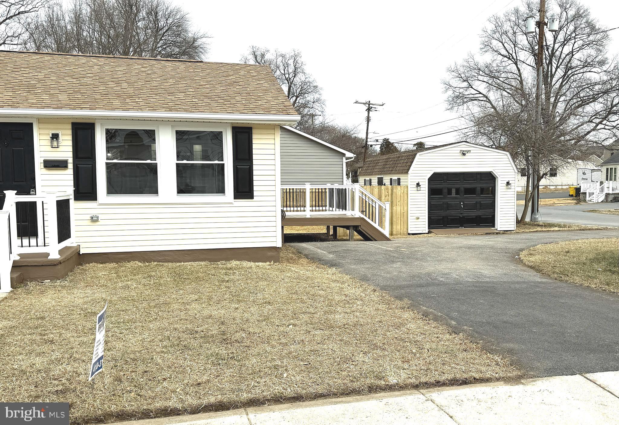 8537 Creek Road Pasadena, MD 21122 - Photo 2 of 24