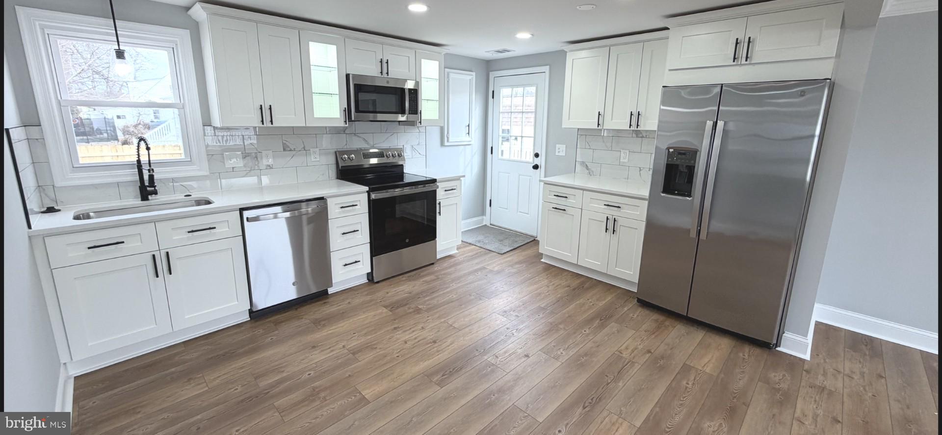 8537 Creek Road Pasadena, MD 21122 - Photo 5 of 24