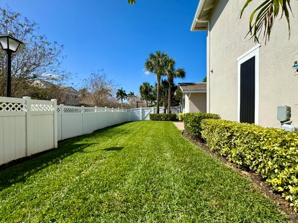 a view of backyard with garden