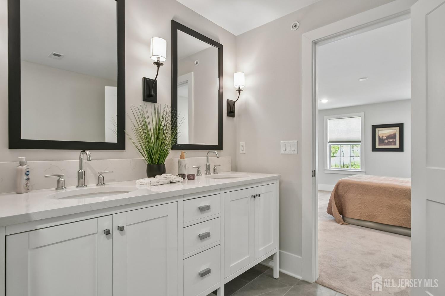 723 Station Road Dunellen, NJ 08812 - Photo 16 of 38 Gallery Image 16
