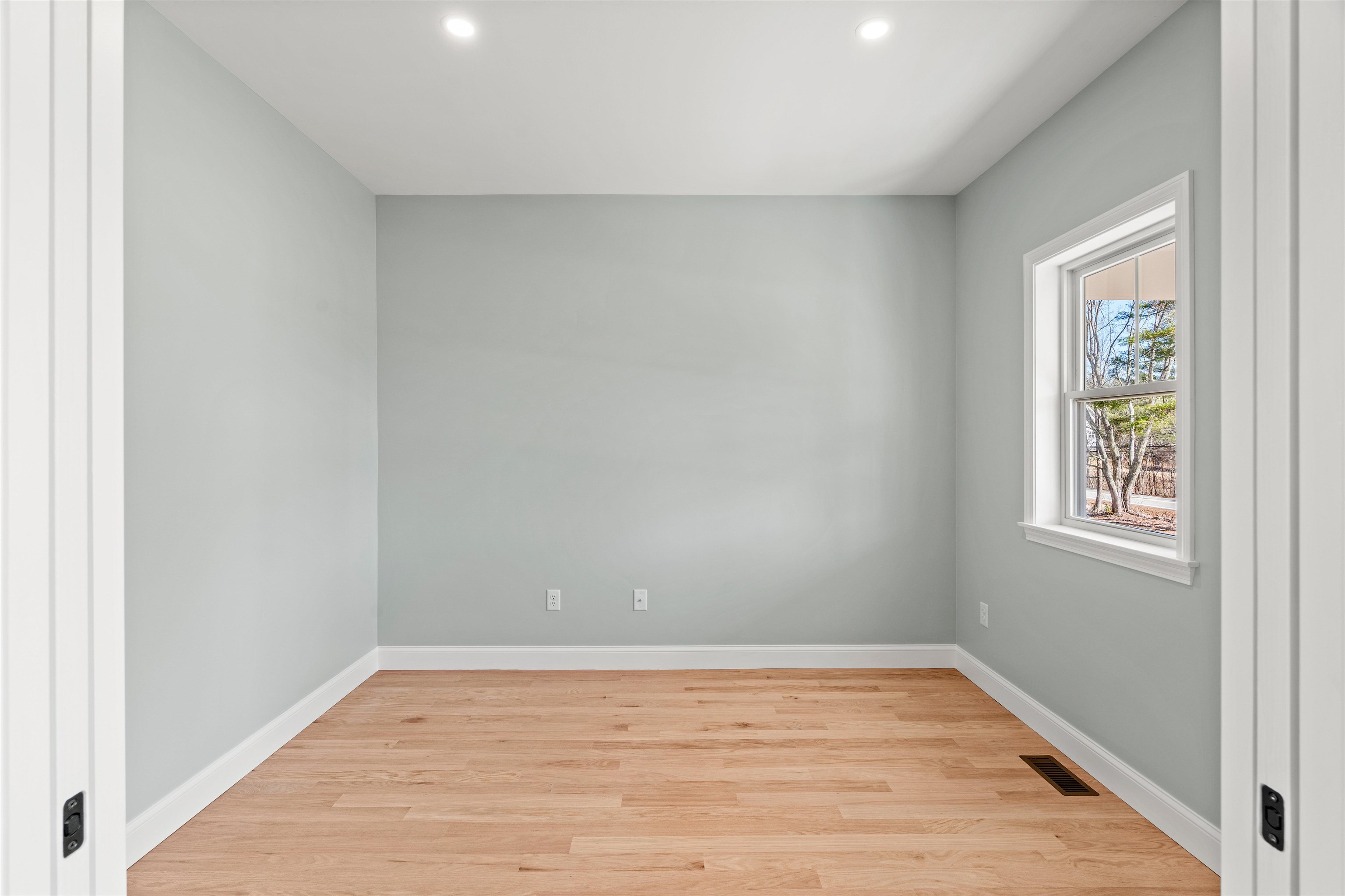 137 North Road East Kingston, NH 03827 - Photo 20 of 50 Gallery Image 20