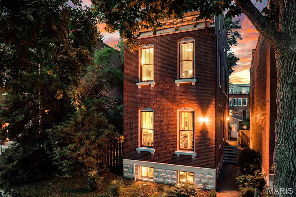 1941 Congress Street St. Louis, MO 63118 - Photo 1 of 52