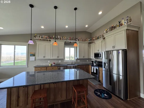 $604,900 | 1818 Centerville Highway, Centerville, WA 98613