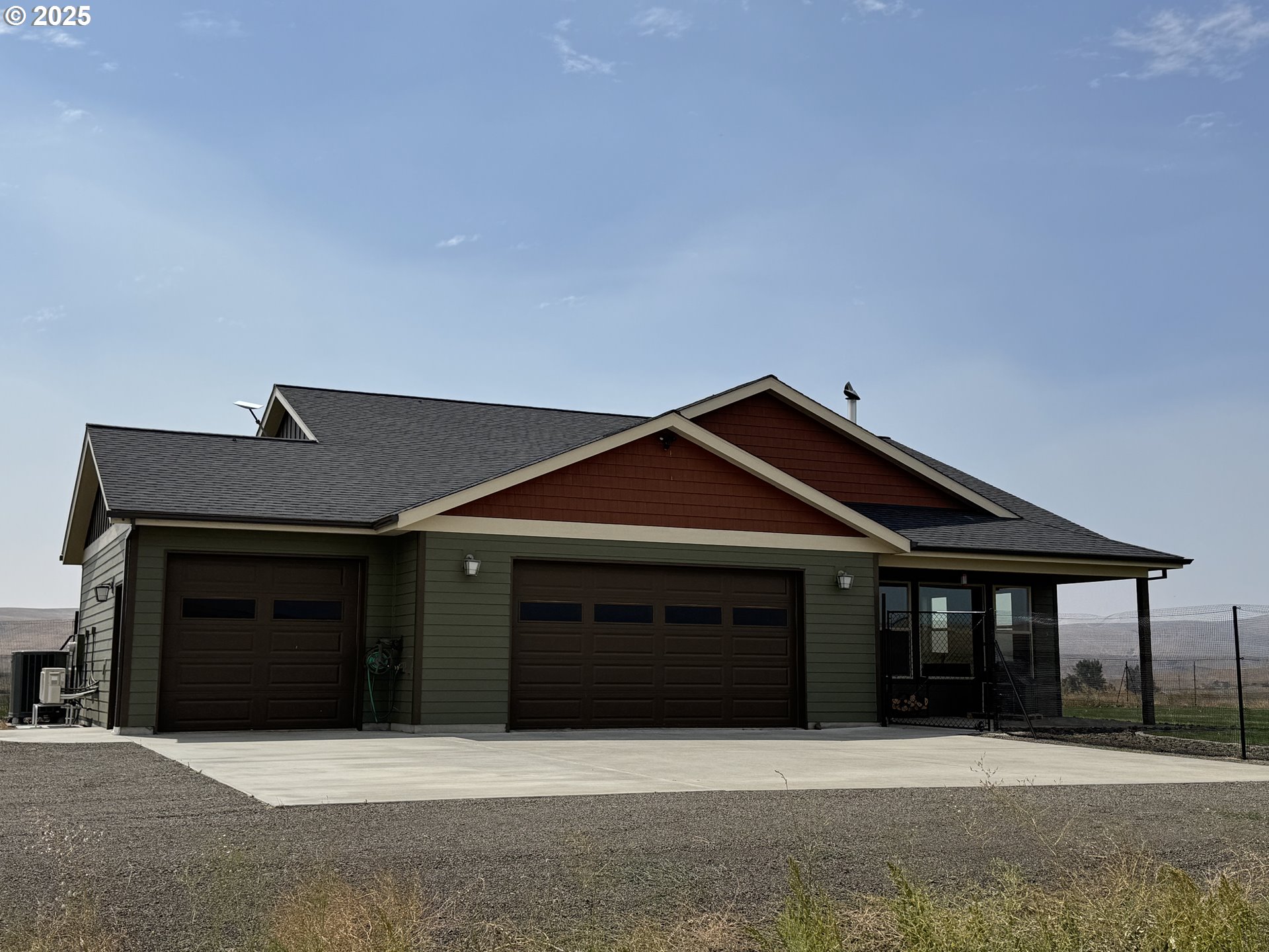 1818 Centerville Highway Centerville, WA 98613 - Photo 2 of 42 a front view of a house with yard