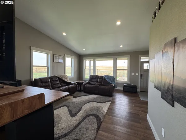 $604,900 | 1818 Centerville Highway, Centerville, WA 98613