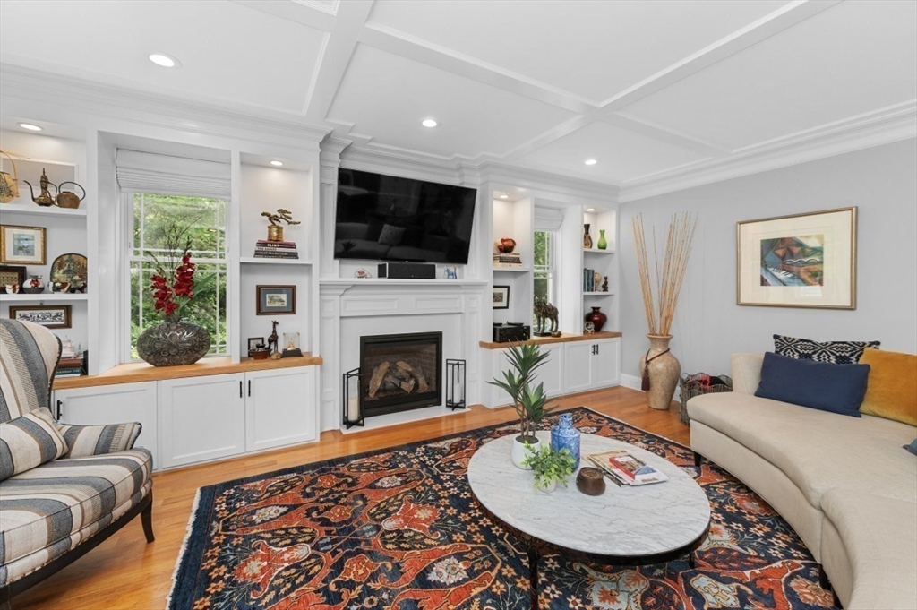 456 Chestnut Street Needham, MA 02492 - Photo 3 of 37