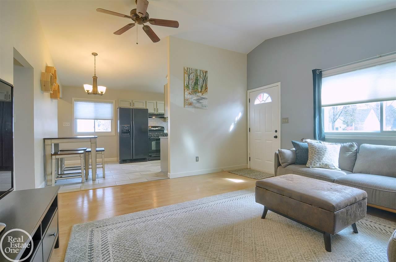 47131 Greenview Road Utica, MI 48317 - Photo 9 of 24 50036218-8.JPG