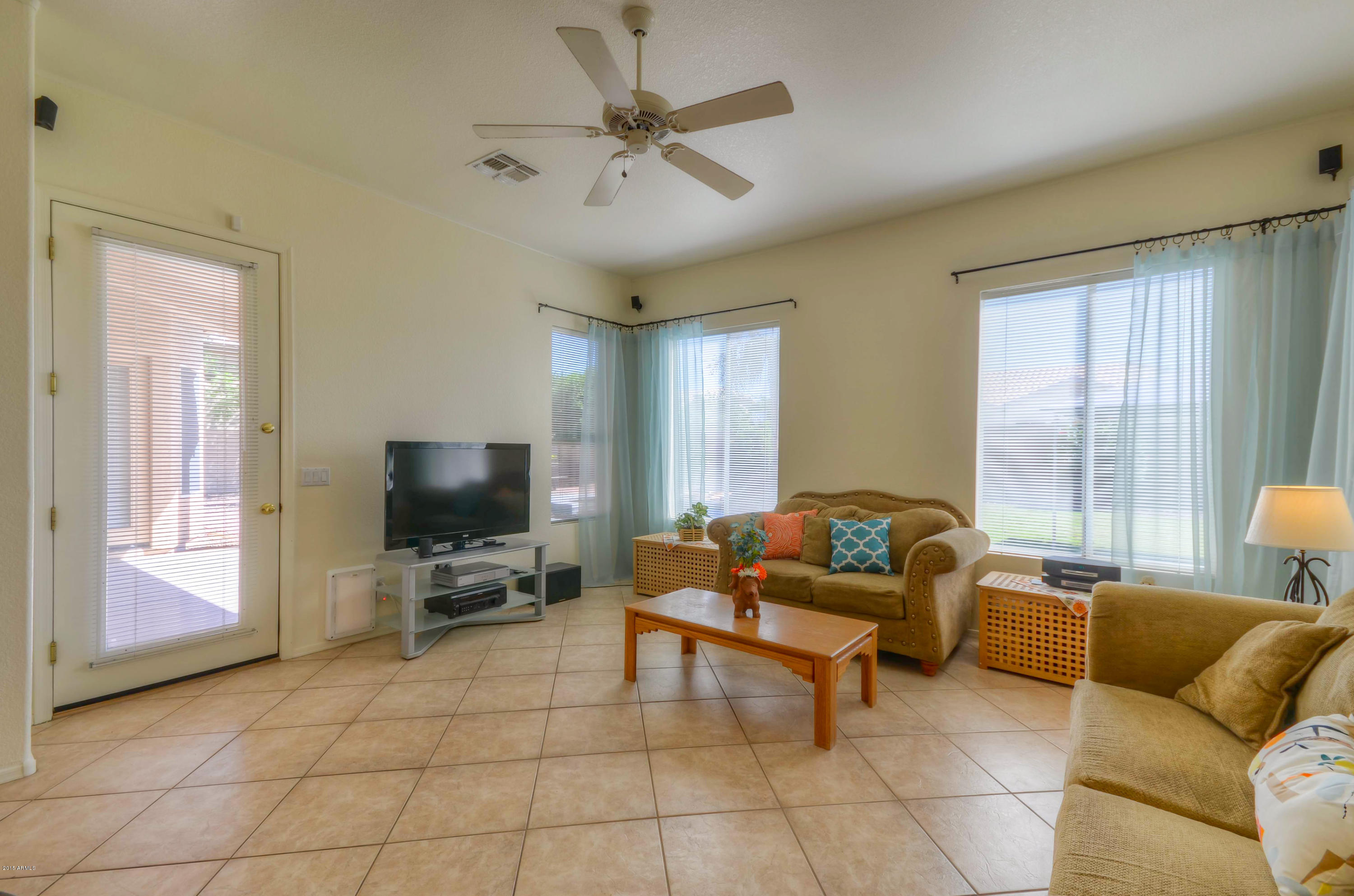 2243 East Victor Road Gilbert, AZ 85296 - Photo 19 of 34 Family Room (2)