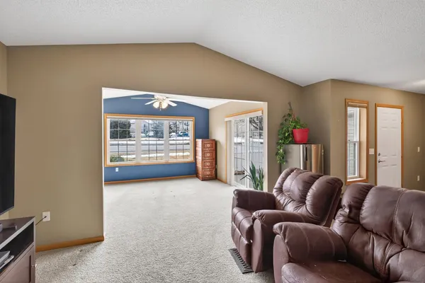 $268,500 | 830 Roundhouse Street, Shakopee, MN 55379