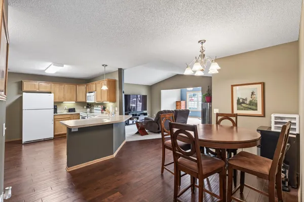 $268,500 | 830 Roundhouse Street, Shakopee, MN 55379