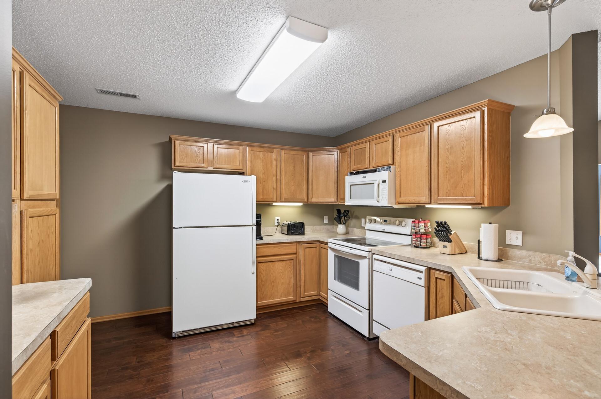 830 Roundhouse Street Shakopee, MN 55379 - Photo 4 of 19