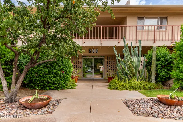 $159,500 | 500 West Clarendon Avenue, Unit F6, Phoenix, AZ 85013